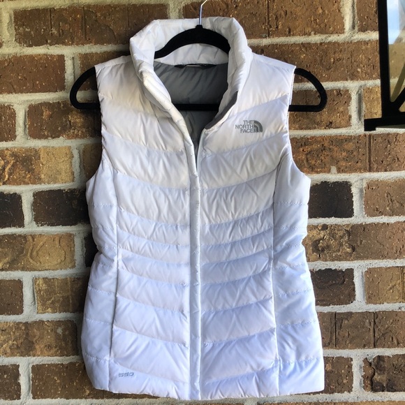 THE NORTH FACE White 550 Goose Down Aconcagua Vest - Picture 7 of 16